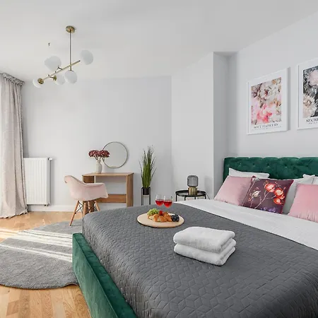 Lejlighed Lumina I 2-rooms Near Park Skaryszewski I Balcony I Parking Warszawa