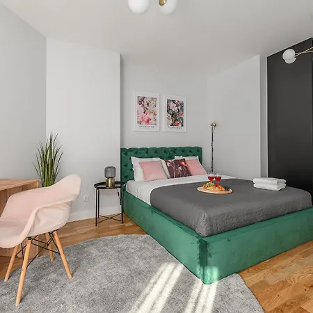 Lumina I 2-rooms Near Park Skaryszewski I Balcony I Parking * Varsó